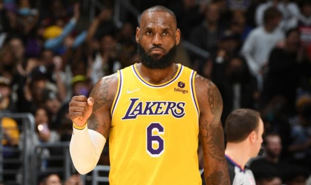 开云体育-提前开出续约只是留下皇帝第一步，湖人还需做更多