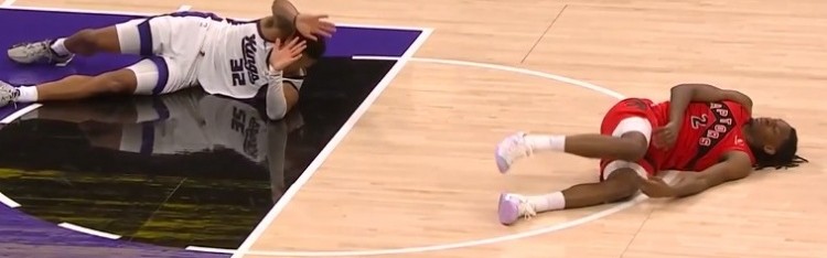 开云-危险动作！考德威尔倒地拉扯莫格博腿部致后者摔倒 被吹一级恶意